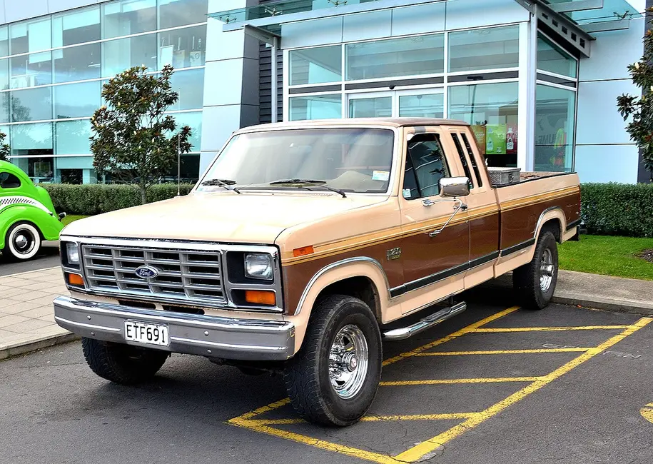 Ford F250 Pickup 2WD 1985 · 4.9 L · 6 cylinders · Regular Gasoline · (FFS) CA model · Automatic 3-spd · Rear-Wheel Drive