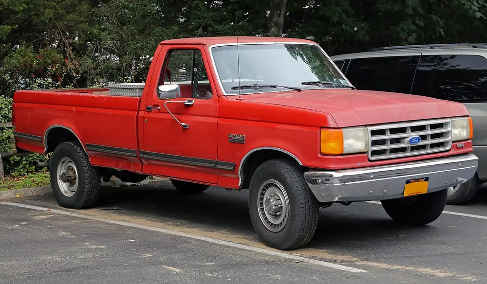 Ford F250 Pickup 2WD 1990 · 4.9 L · 6 cylinders · Regular Gasoline · (FFS) · Manual 4-spd · Creeper · Rear-Wheel Drive