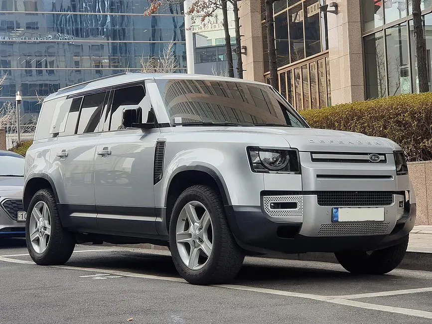 Land Rover Defender 110 2020 · 2.0 L · 4 cylinders · Premium Gasoline · SIDI · Automatic (S8) · 4-Wheel Drive