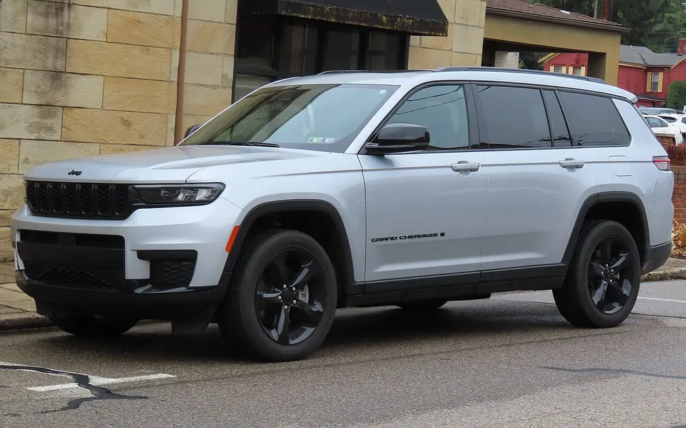 Jeep Grand Cherokee L 2WD 2021 · 3.6 L · 6 cylinders · Regular Gasoline · Automatic 8-spd · Rear-Wheel Drive