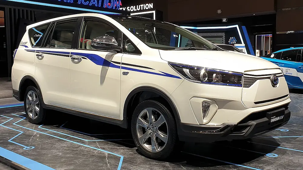 Constructeur inconnu Toyota Kijang Innova EV Concept