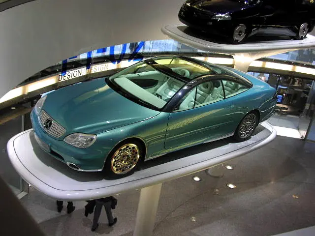 Mercedes-Benz F200
