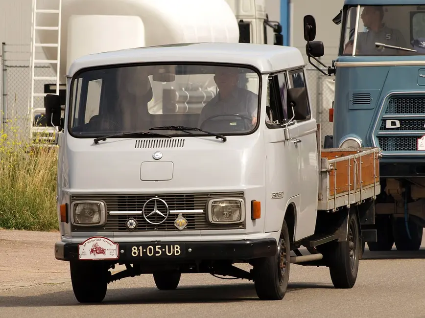 Daimler-Benz Mercedes-Benz L series vans