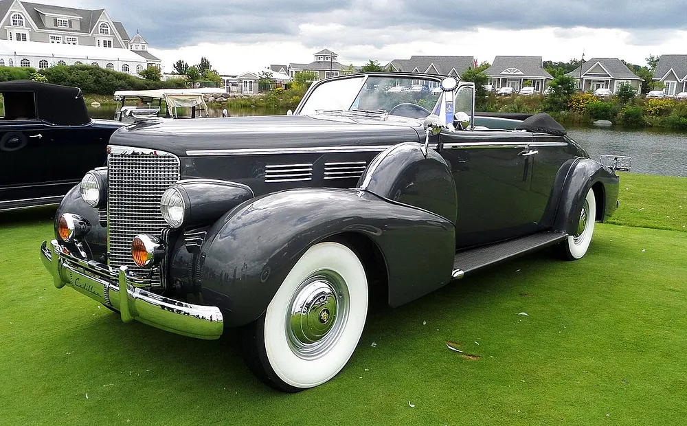 Cadillac Series 90