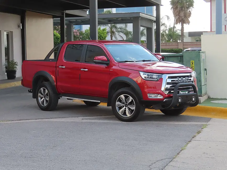 JAC Shuailing T8