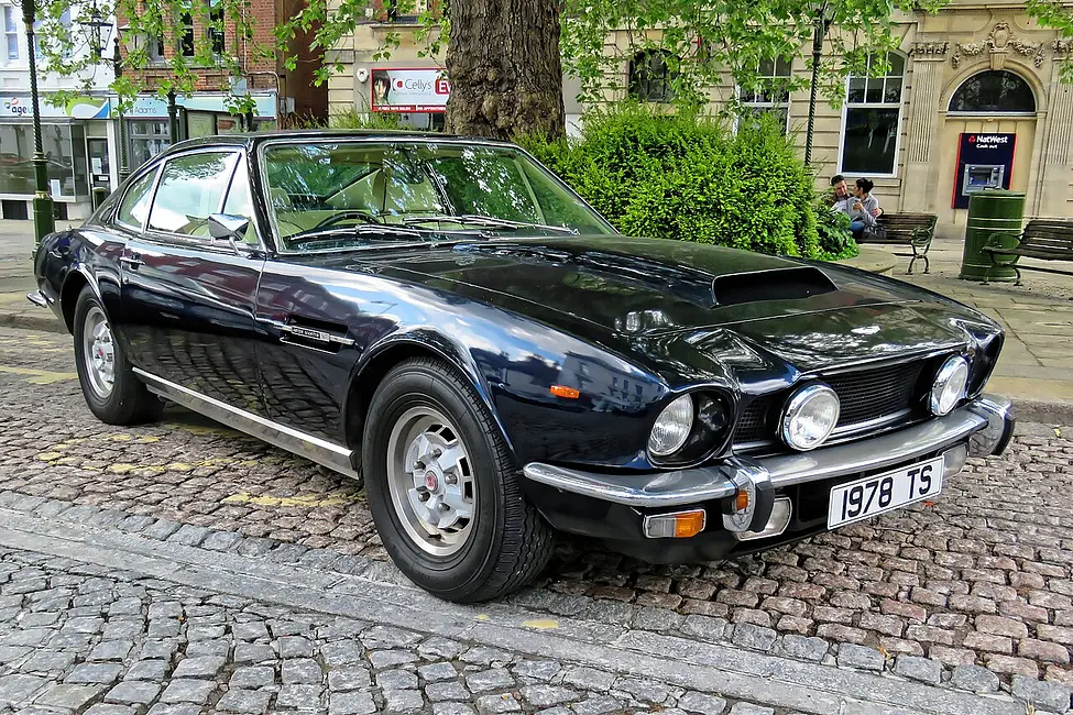 Aston Martin Lagonda Aston Martin V8