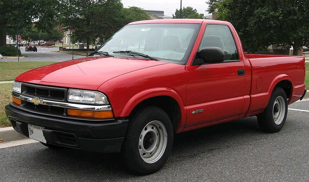 Chevrolet S-10 1.9 L LR1 Isuzu I4, 2-barrel · 61.147 kW