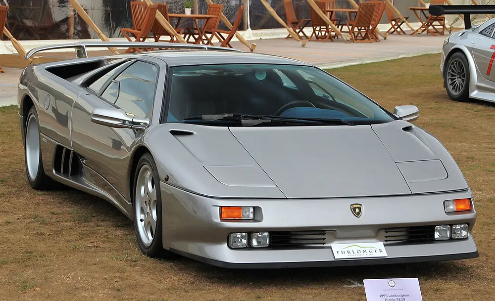 Lamborghini Diablo 5.7 L (348 cu in) V12 · 361.865 kW