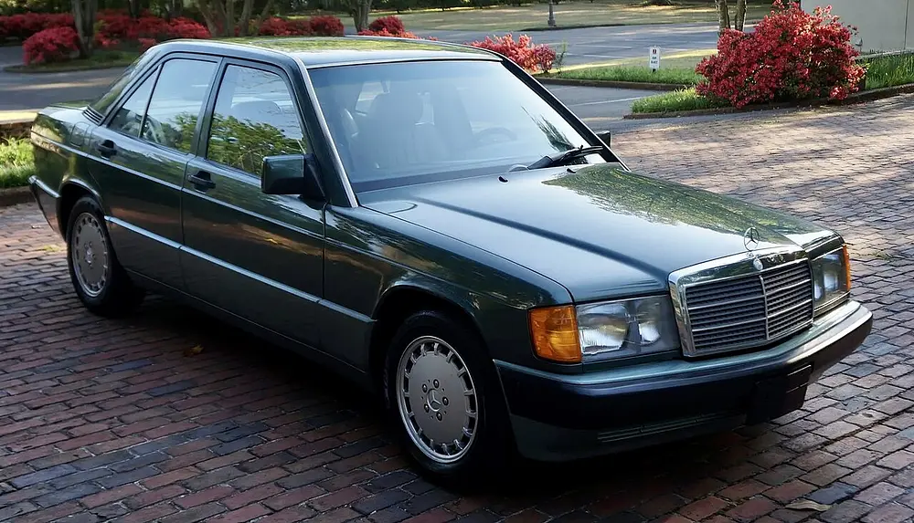 Daimler-Benz Mercedes-Benz W201 Carb · 66.195 kW