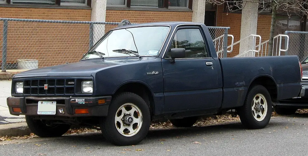 Isuzu Pickup 2WD 1988 · 2.3 L · 4 cylinders · Regular Gasoline · (FFS) · Manual 5-spd · Rear-Wheel Drive