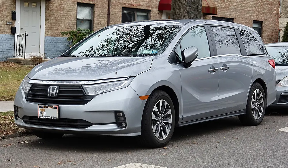 Honda Odyssey 1995 · 2.2 L · 4 cylinders · Regular Gasoline · (FFS) · Automatic 4-spd · CLKUP · Front-Wheel Drive