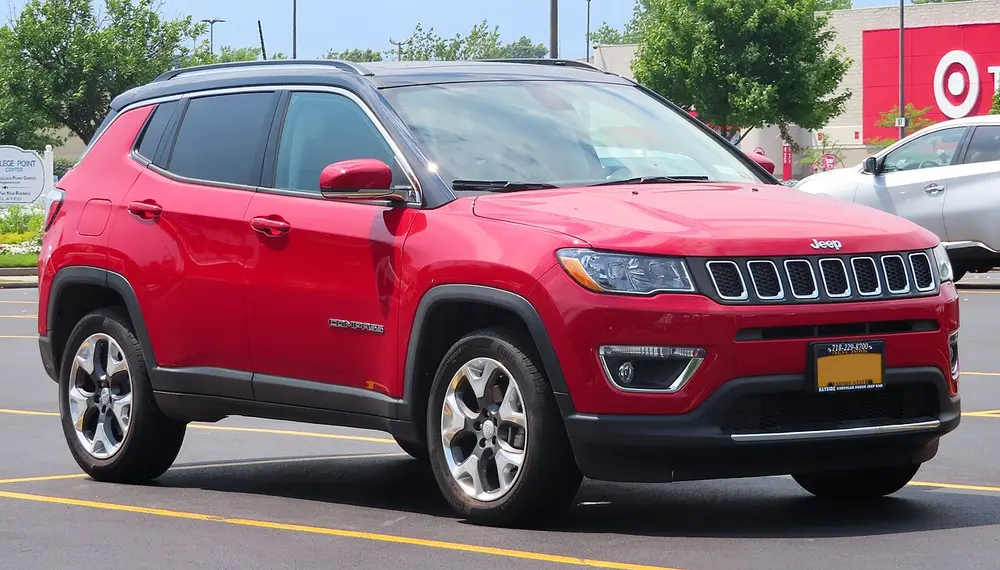 Jeep Compass 4WD 2025 · 2.0 L · 4 cylinders · Regular Gasoline · SIDI · Automatic 8-spd · All-Wheel Drive