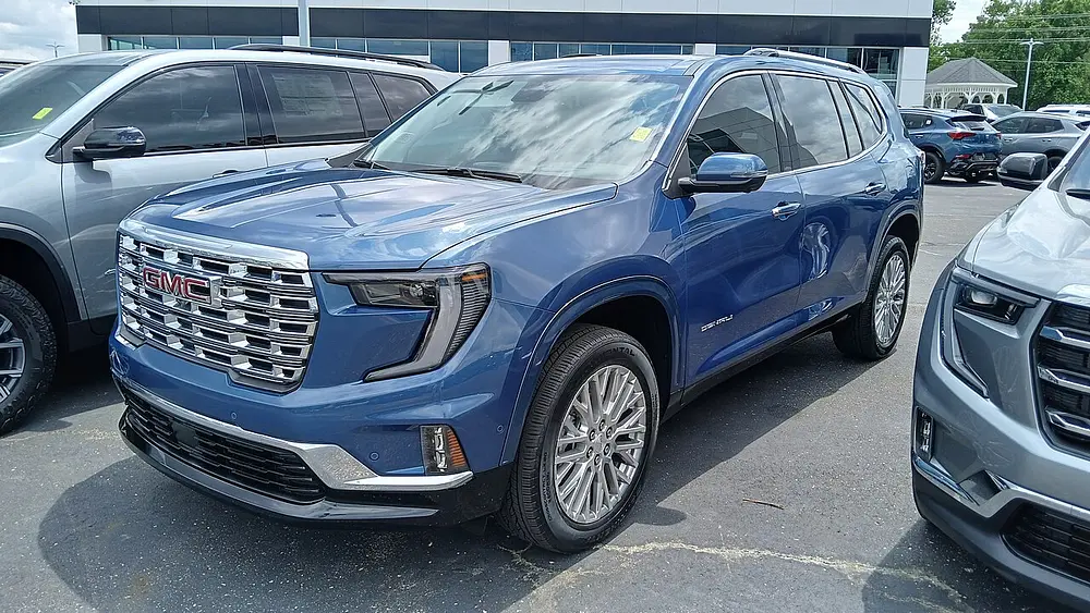 GMC Acadia FWD 2025 · 2.5 L · 4 cylinders · Regular Gasoline · SIDI · Automatic 8-spd · Front-Wheel Drive