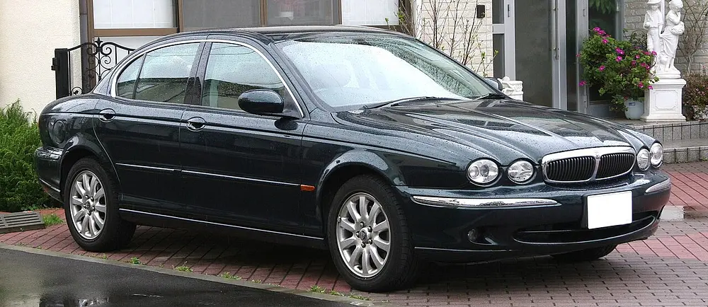Jaguar X-Type 2002 · 2.5 L · 6 cylinders · Premium Gasoline · Automatic 5-spd · EMS 2MODE CLKUP · 4-Wheel or All-Wheel Drive
