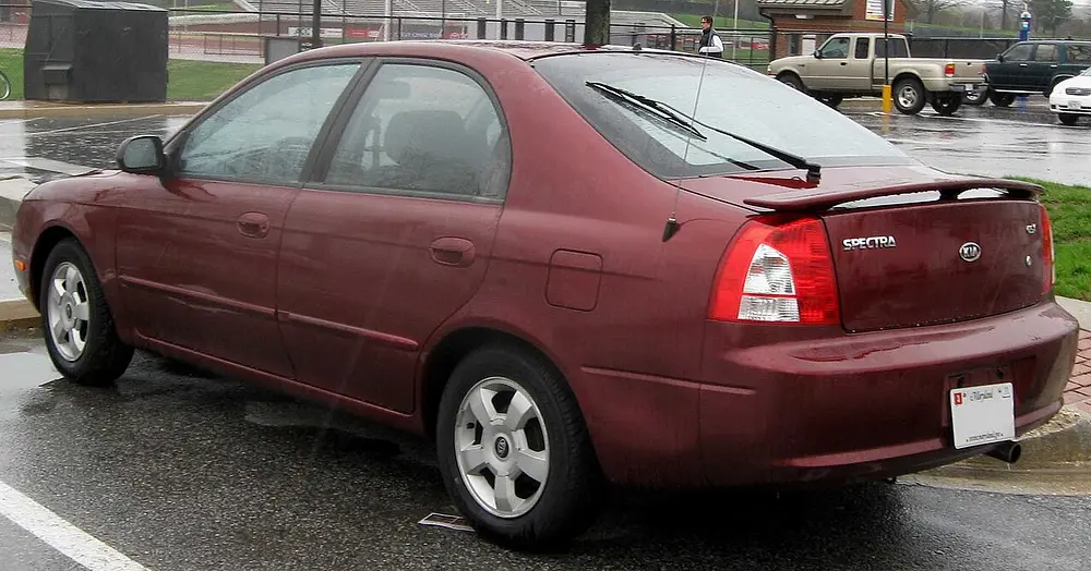 Kia Spectra 2002 · 1.8 L · 4 cylinders · Regular Gasoline · Automatic 4-spd · 2MODE CLKUP · Front-Wheel Drive