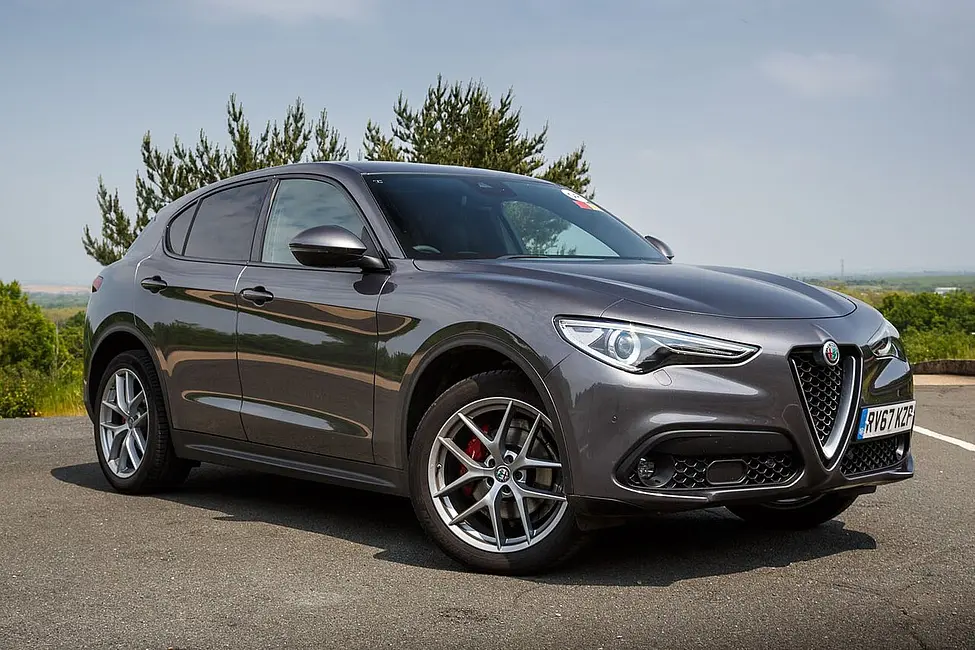 Alfa Romeo Stelvio 2019 · 2.0 L · 4 cylinders · Premium Gasoline · SIDI · Automatic 8-spd · Rear-Wheel Drive