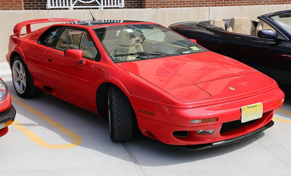Lotus Esprit 1984 · 2.2 L · 4 cylinders · Regular Gasoline · (GUZZLER) · Manual 5-spd · Rear-Wheel Drive