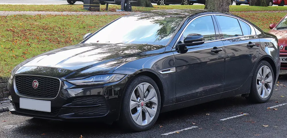 Jaguar XE 2017 · 2.0 L · 4 cylinders · Premium Gasoline · SIDI · Automatic (S8) · Rear-Wheel Drive