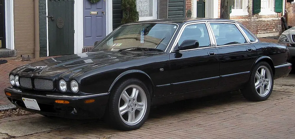 Jaguar Vanden Plas 1998 · 4.0 L · 8 cylinders · Premium Gasoline · Automatic 5-spd · EMS 2MODE · Rear-Wheel Drive