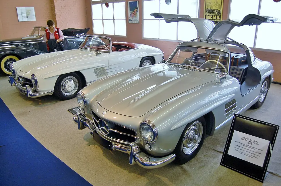 Mercedes-Benz 300SL 1993 · 3.0 L · 6 cylinders · Premium Gasoline · (GUZZLER) (FFS) · Automatic 5-spd · Rear-Wheel Drive