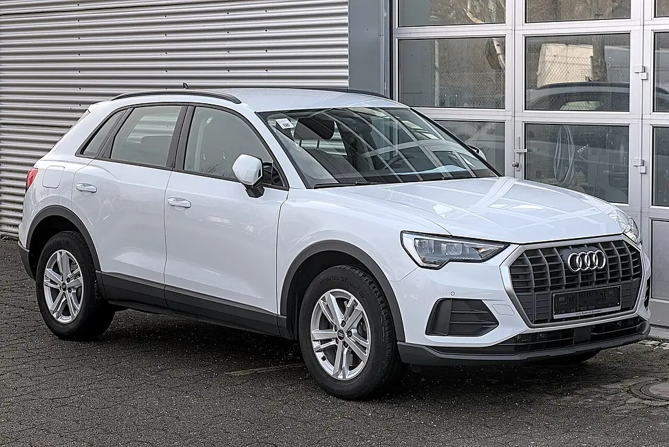 Audi Q3 2015 · 2.0 L · 4 cylinders · Premium Gasoline · SIDI · Automatic (S6) · Front-Wheel Drive