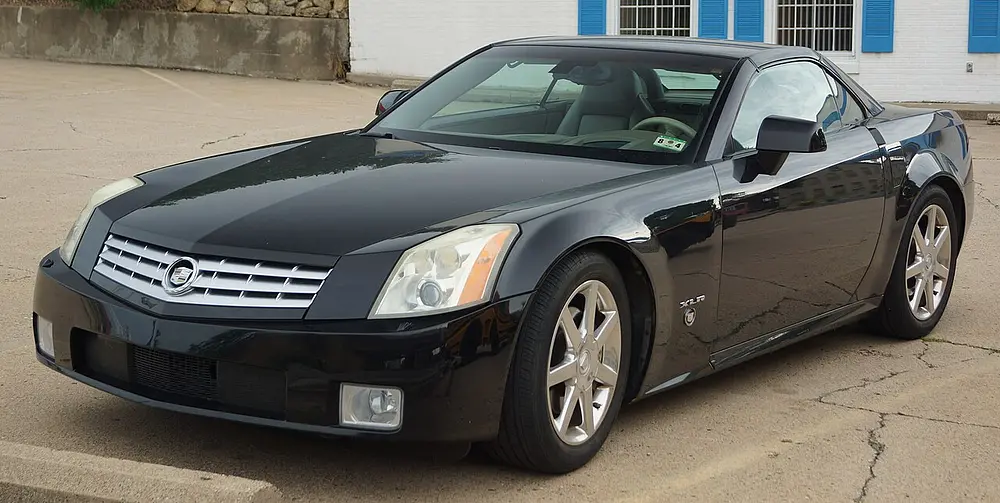 Cadillac XLR 2004 · 4.6 L · 8 cylinders · Premium Gasoline · Automatic 5-spd · CLKUP · Rear-Wheel Drive
