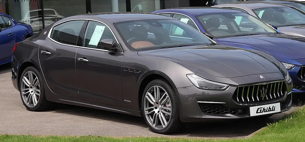 Maserati Ghibli 2.0 · 225.063 kW