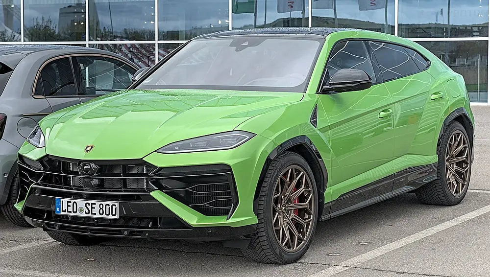 Lamborghini Urus 2019 · 4.0 L · 8 cylinders · Premium Gasoline · SIDI & PFI · Automatic (S8) · All-Wheel Drive