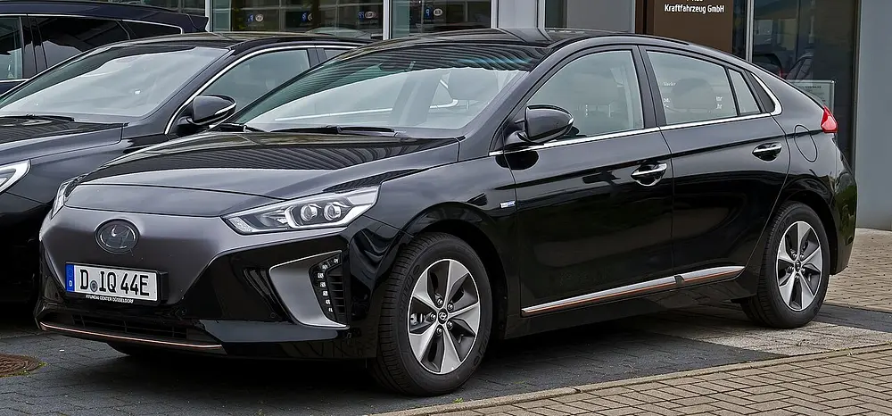 Hyundai Ioniq 2022 · 1.6 L · 4 cylinders · Regular Gasoline · 240V Li-Ion · SIDI; Hybrid · Hybrid · Automatic (AM-S6) · Front-Wheel Drive