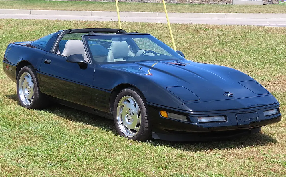 Chevrolet Corvette (C4) 5.7 L (350 cu in) L83 V8 · 152.868 kW