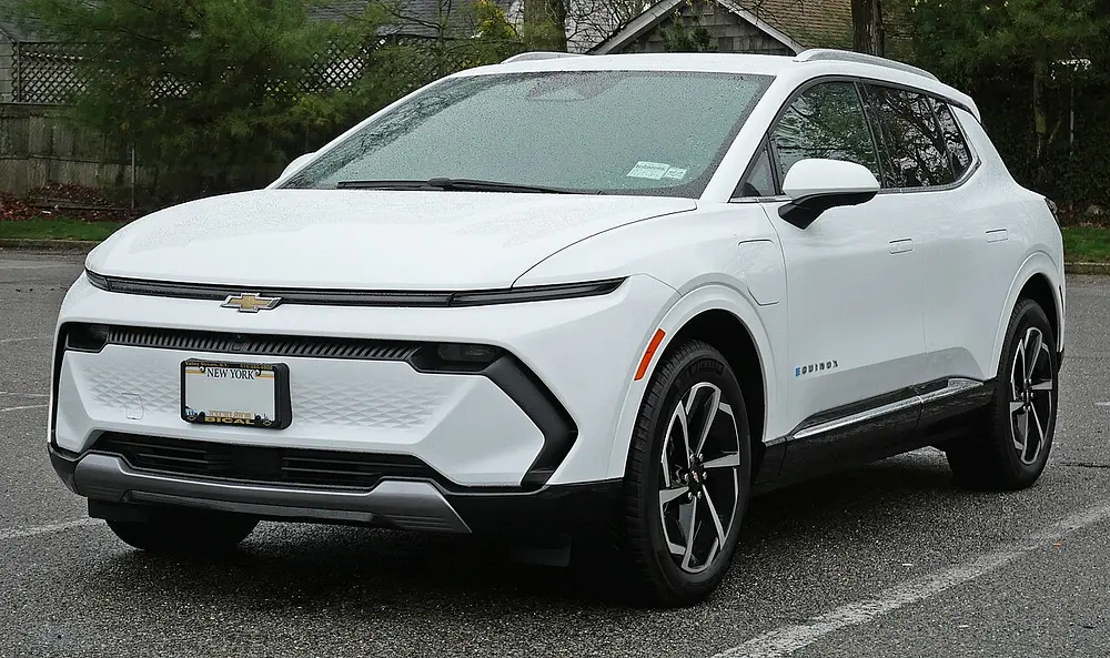 Chevrolet Equinox EV AWD (11 kW Charger) 2025 · Electricity · 180 kW ACPM · EV · Automatic (A1) · All-Wheel Drive