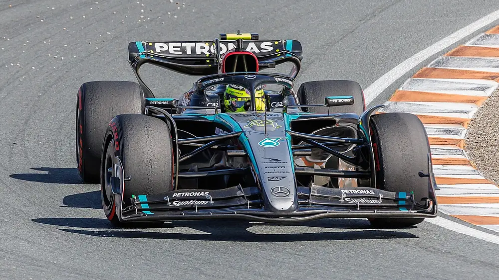 Mercedes F1 Team Mercedes-AMG F1 W15 E Performance