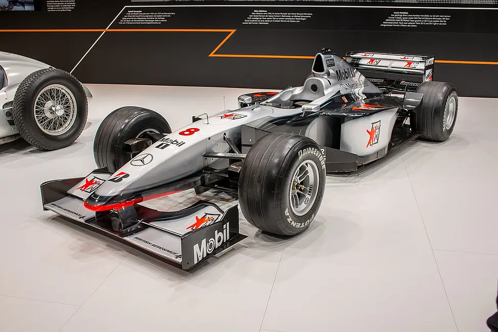 McLaren MP4/13