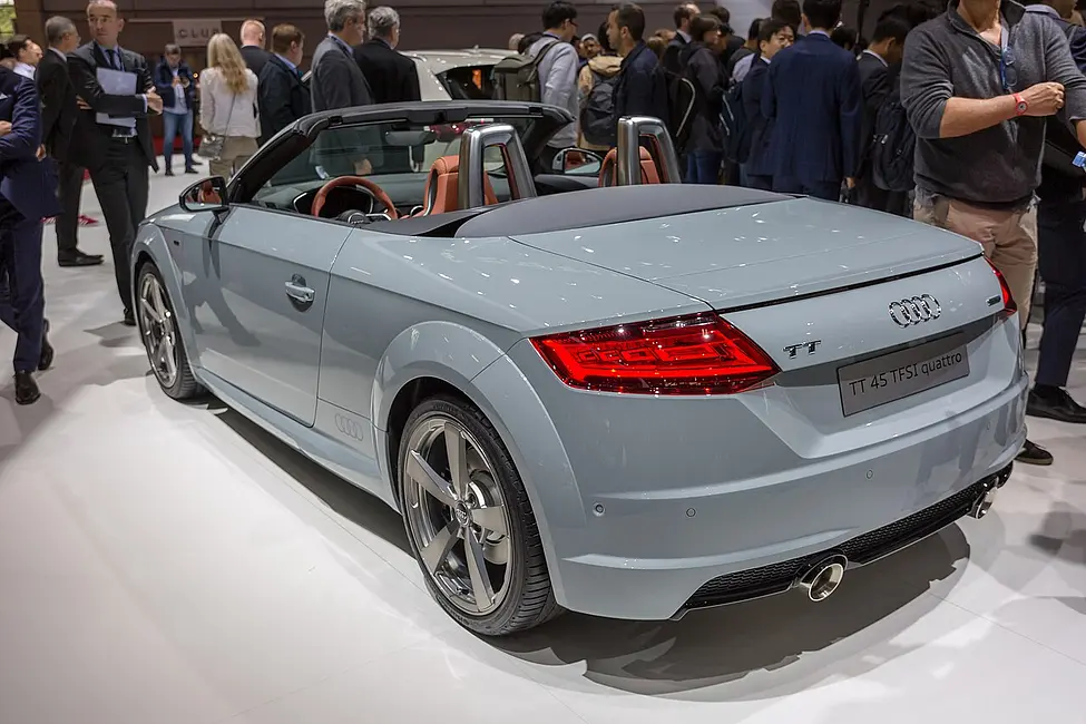 Audi TT Roadster 2023 · 2.0 L · 4 cylinders · Regular Gasoline · SIDI · Automatic (AM-S7) · All-Wheel Drive