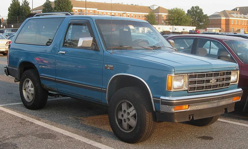 Chevrolet S10 Blazer 2WD 1985 · 2.5 L · 4 cylinders · Regular Gasoline · (FFS) · Automatic 4-spd · Rear-Wheel Drive