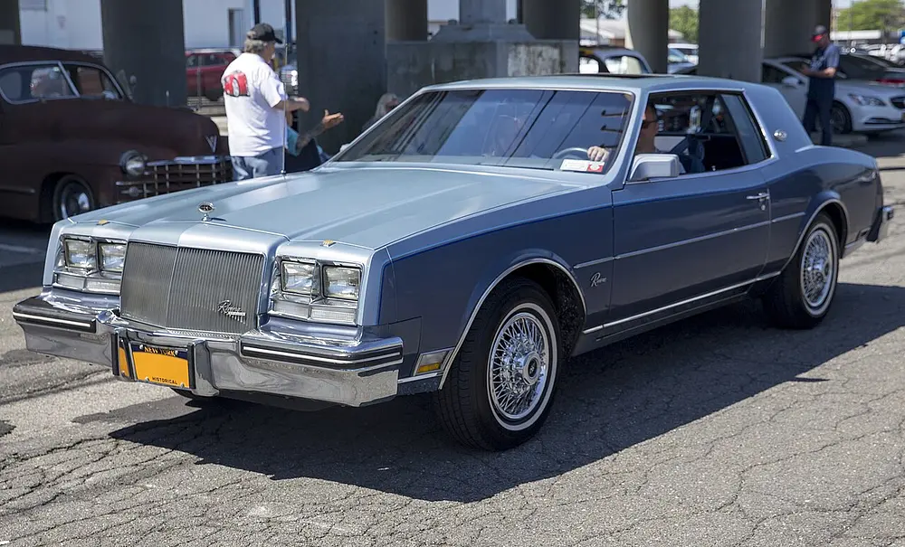 Buick Riviera 1985 · 5.0 L · 8 cylinders · Regular Gasoline · (GM-OLDS)  (FFS) CA model · Automatic 4-spd · Front-Wheel Drive